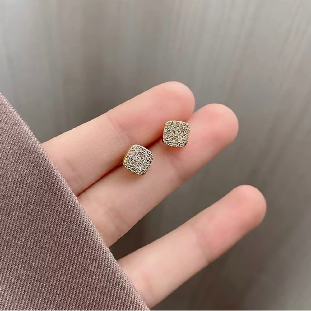 Square shape silver earrings